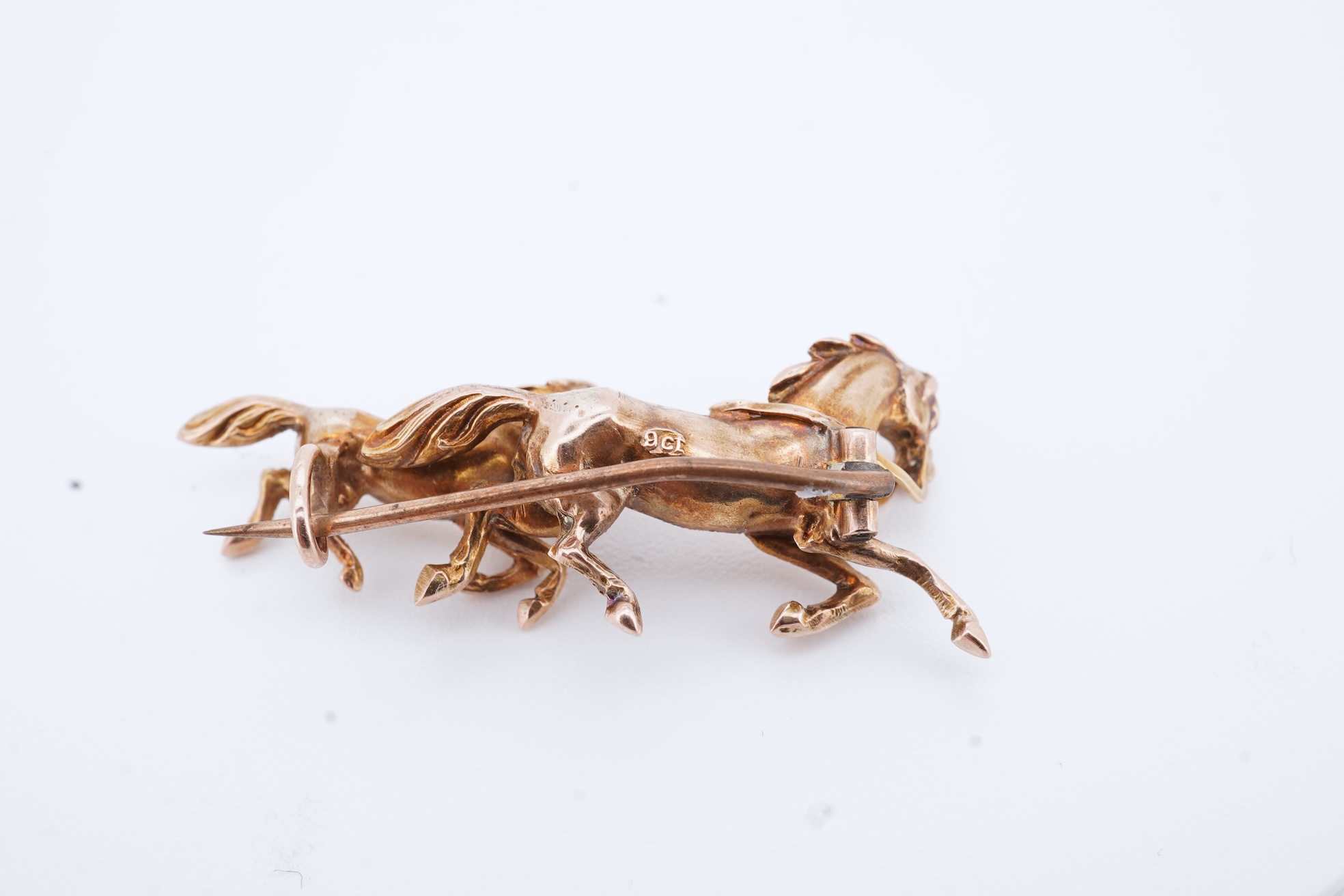 A gold brooch, circa 1900